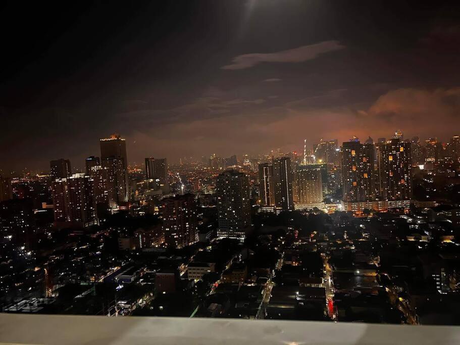 Breeze Residences - 1Br Unit With Balcony -Top Floor Manila Ngoại thất bức ảnh