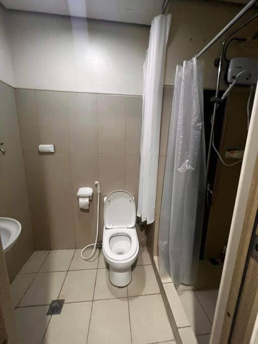 Breeze Residences - 1Br Unit With Balcony -Top Floor Manila Ngoại thất bức ảnh
