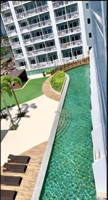 Breeze Residences - 1Br Unit With Balcony -Top Floor Manila Ngoại thất bức ảnh